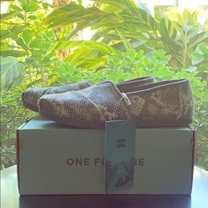New Toms Snakeprint 🐍 Slip Ons!